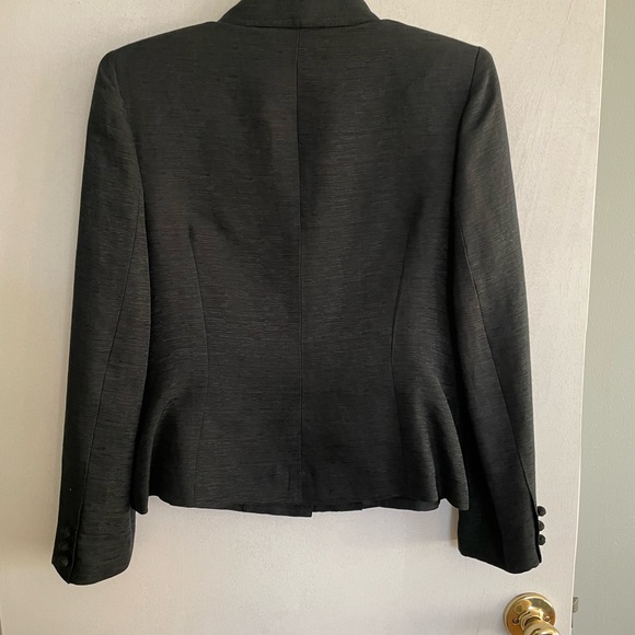 Ladies 2 piece suit. Vera Cristina. Silk/Linen. Small jacket/Size 6 trousers. - Picture 2 of 10